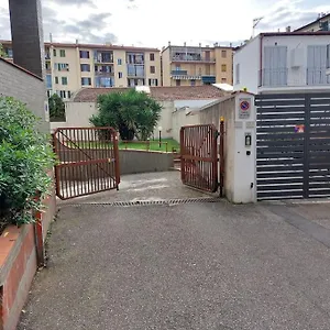  Apartment Lungarno 32 With Private Parking Italy